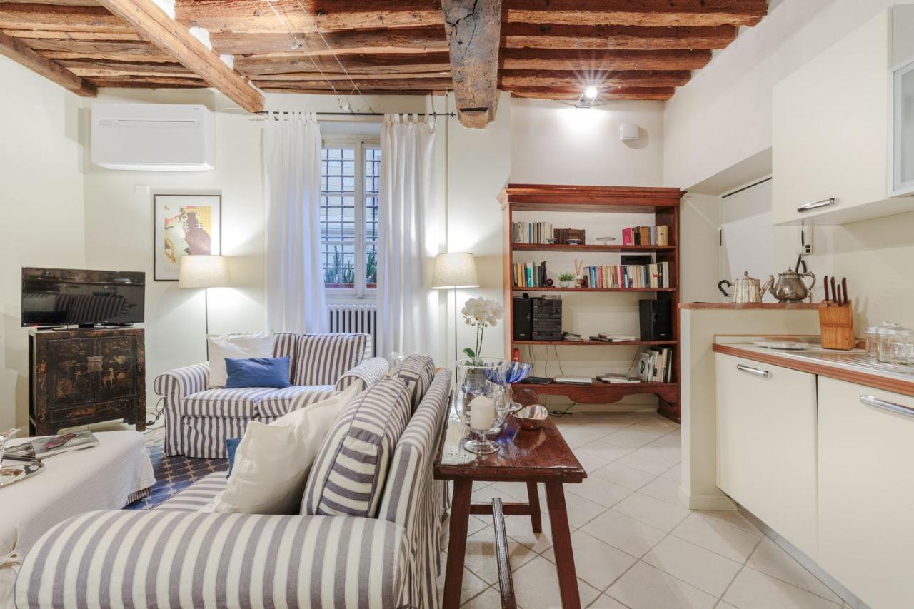 1400's Apartment, Stylish Smart Ground Floor Inside